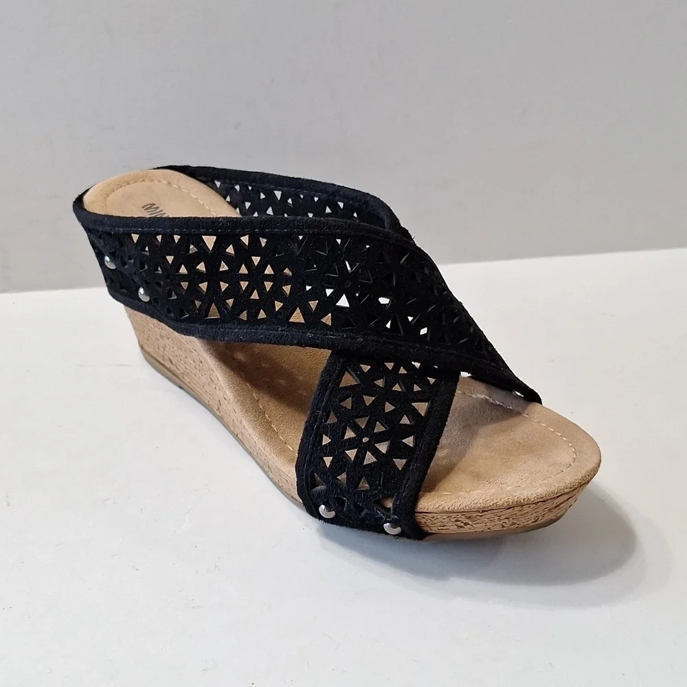 Minnetonka Black Tan Bohemian Lainey Boho Cut Out Suede Wedge Sandals Size 8